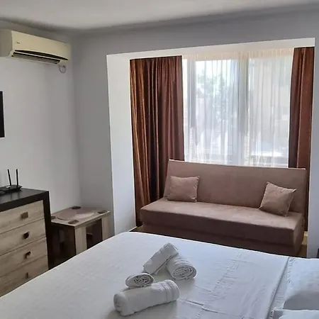 Апартаменти Sat Vacanta Free Parking