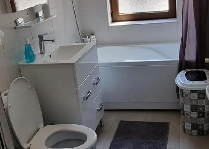 Sat Vacanta Free Parking *